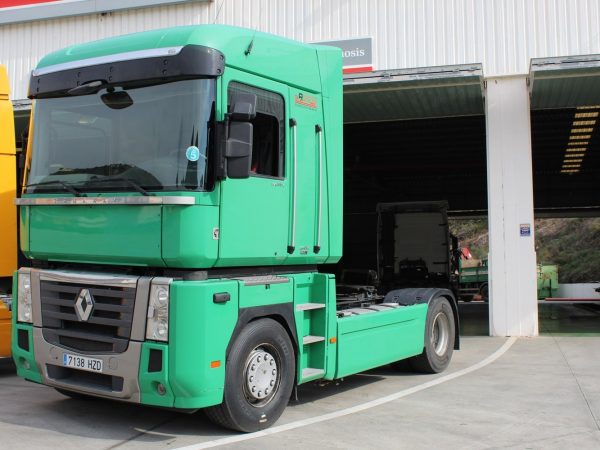 Cabeza tractora Renault